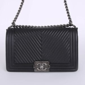 Chanel - Medium Boy Flap Bag Calfskin Noir